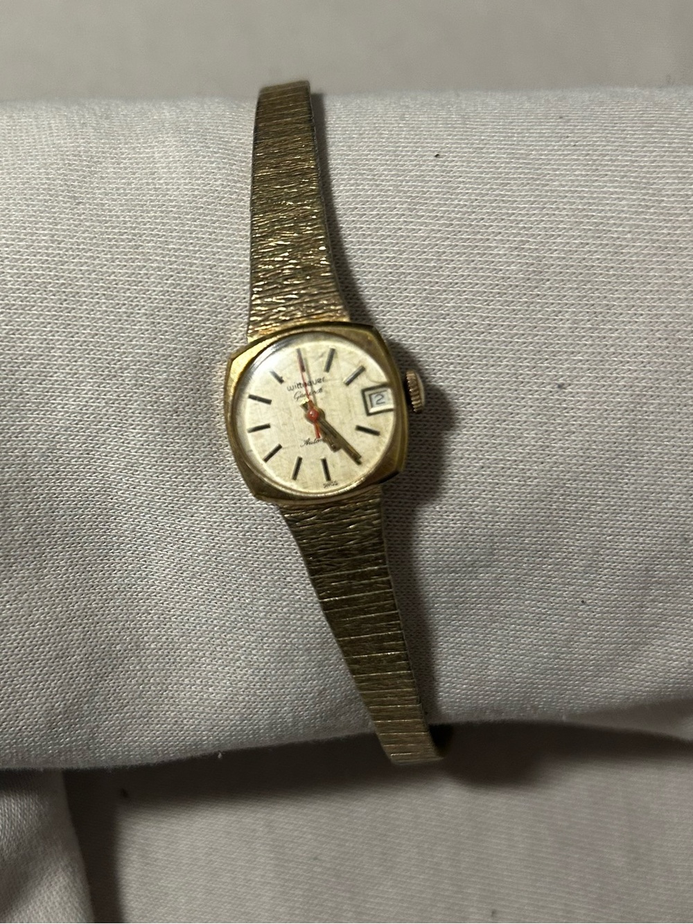 Vintage Wittnauer Geneve Women’s Watch Gold Tone Swiss Manual Wind